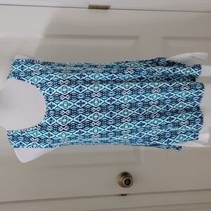 New Directions Size M Blue Aqua and Teal Patterned Sleeveless Top w/ White Under